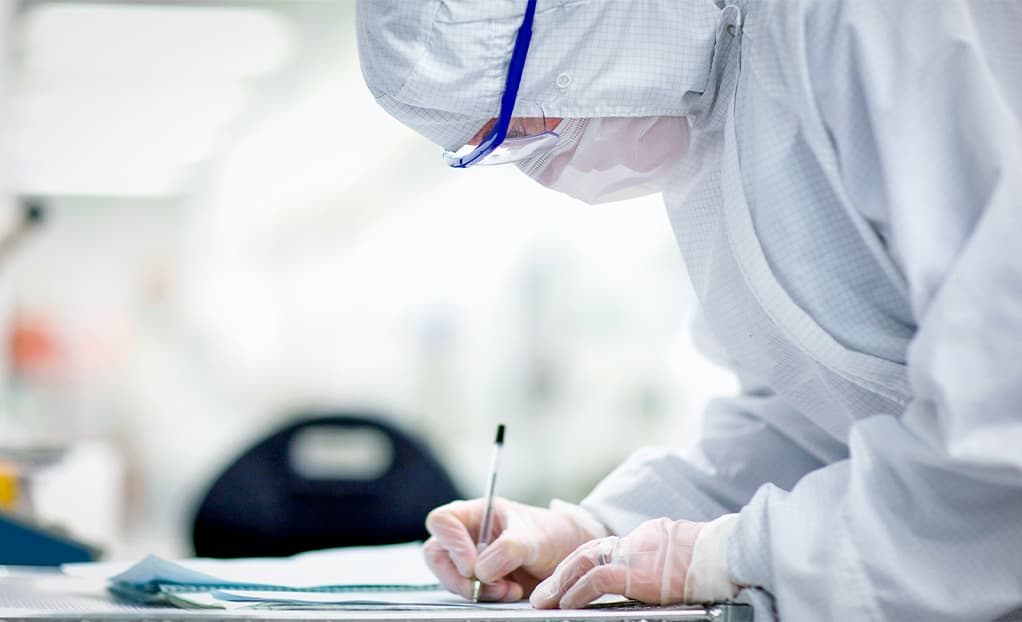 LSO Quality Assurance in Action: Cleanroom Supervisor Ensures Medical Device Assembly Excellence